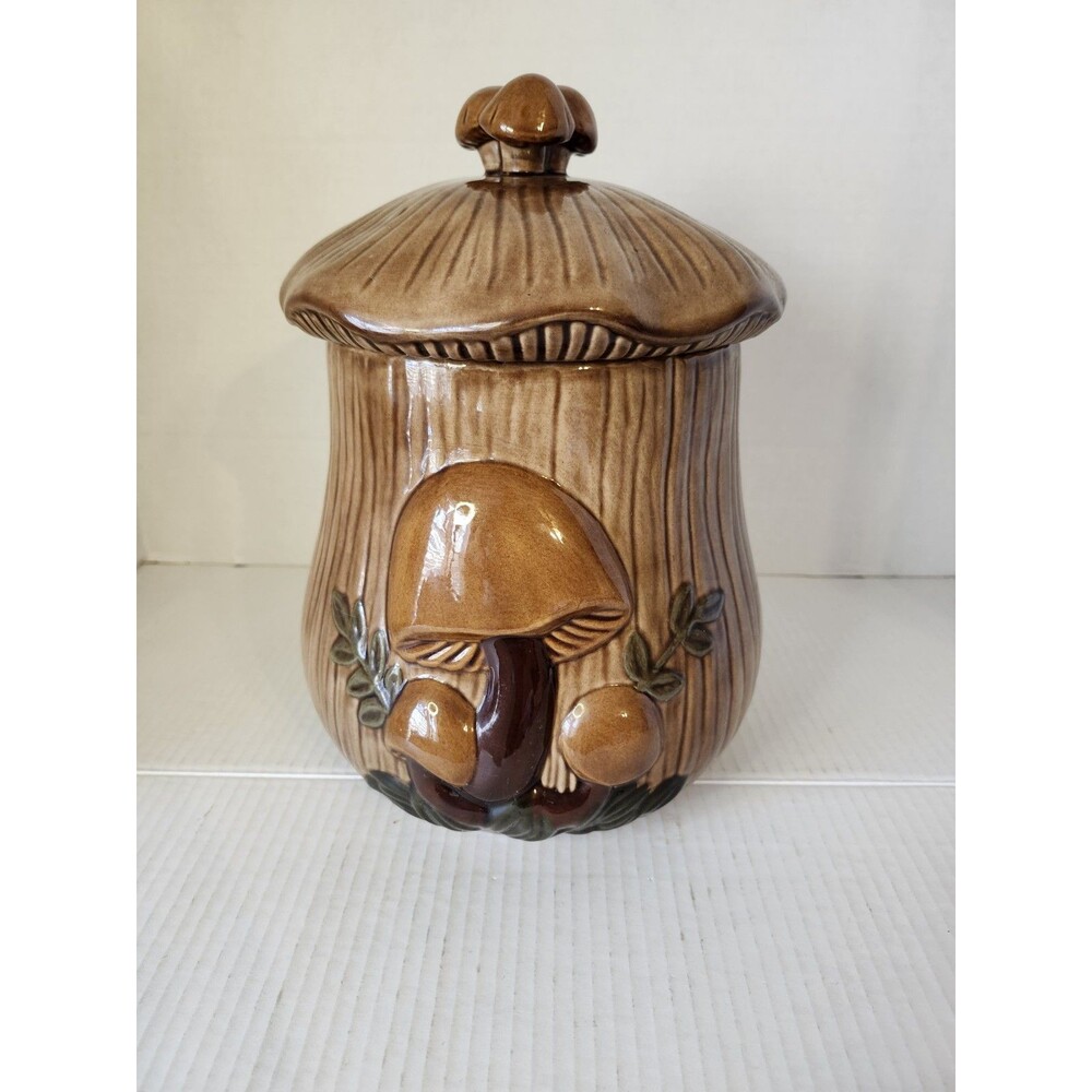Arnels Mushroom Ceramic 11 Inch Cookie Jar / Canister Tan Mushroom Cap